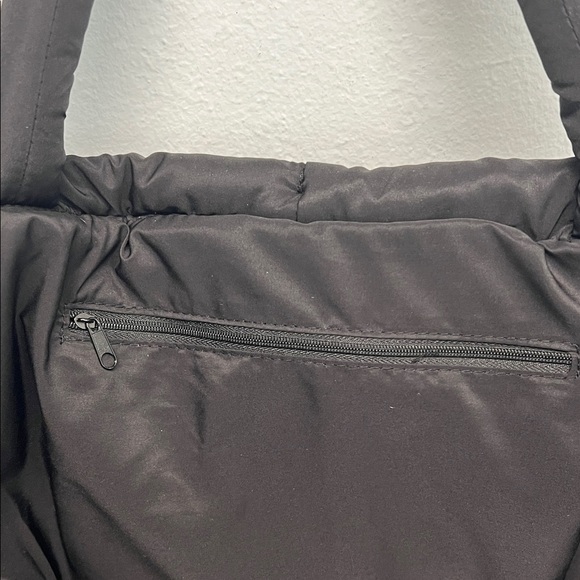 Wilo The Label | Black Puffer Scrunch Top Tote w/ Crossbody - Picture 10 of 13